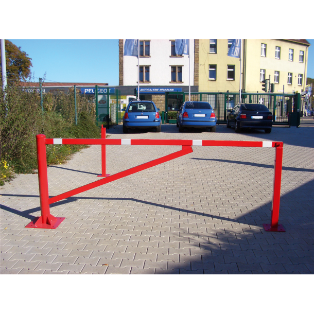 Swing barrier | to be fixed by plugs, hot-dip galvanized | clear width: 4500 mm | with triangular lock